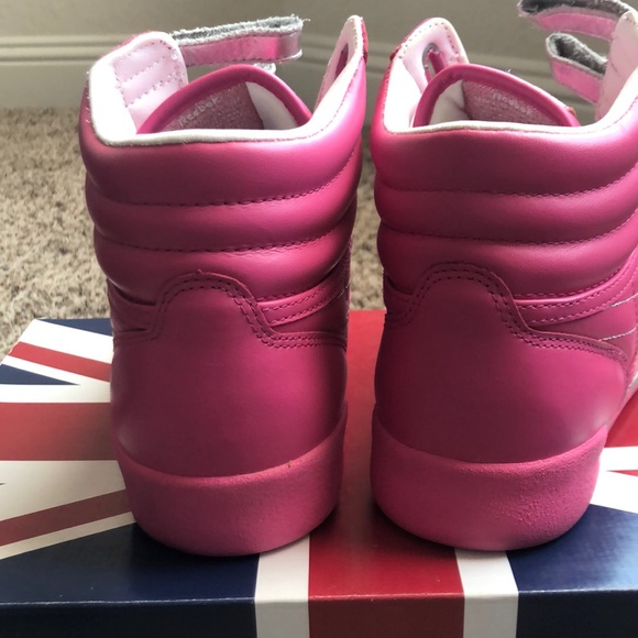 Reebok Classics - Picture 6 of 8